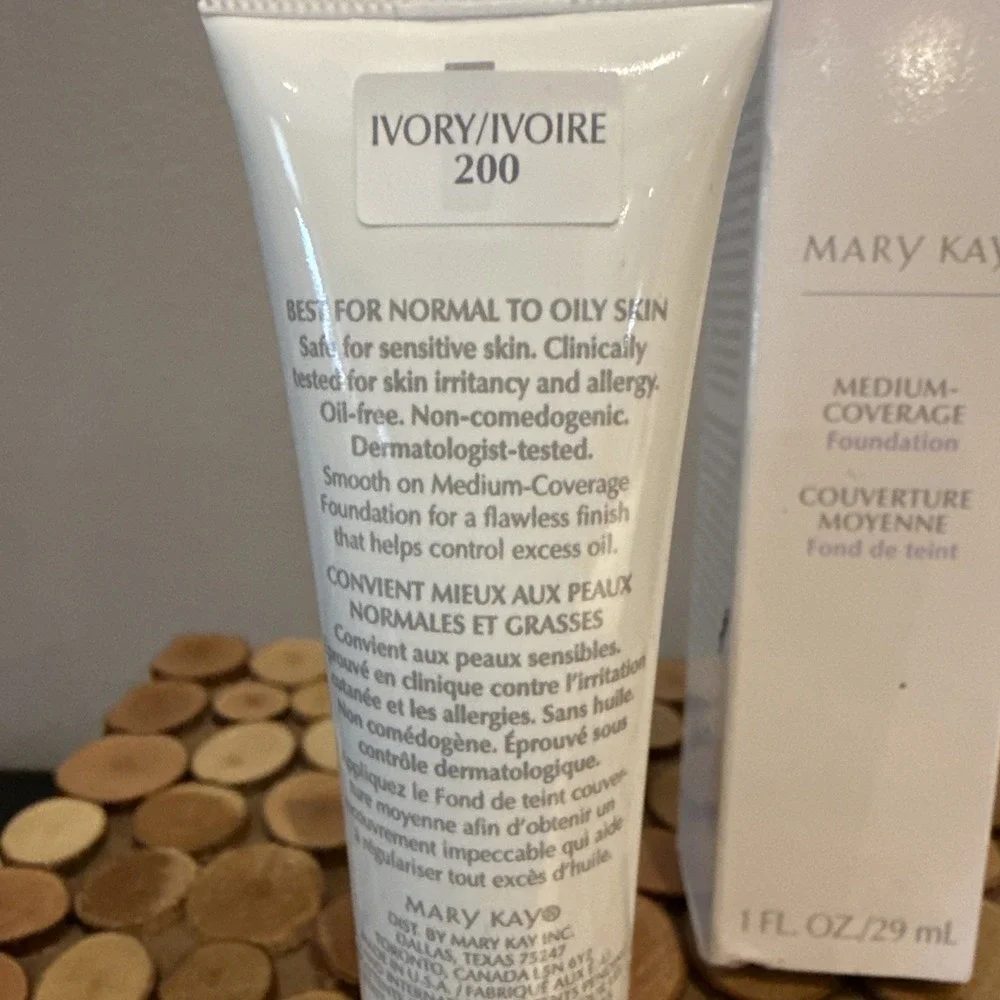 Mary Kay‎ Medium-Coverage Foundation Ivory 200 NIB #356000 GrayCap